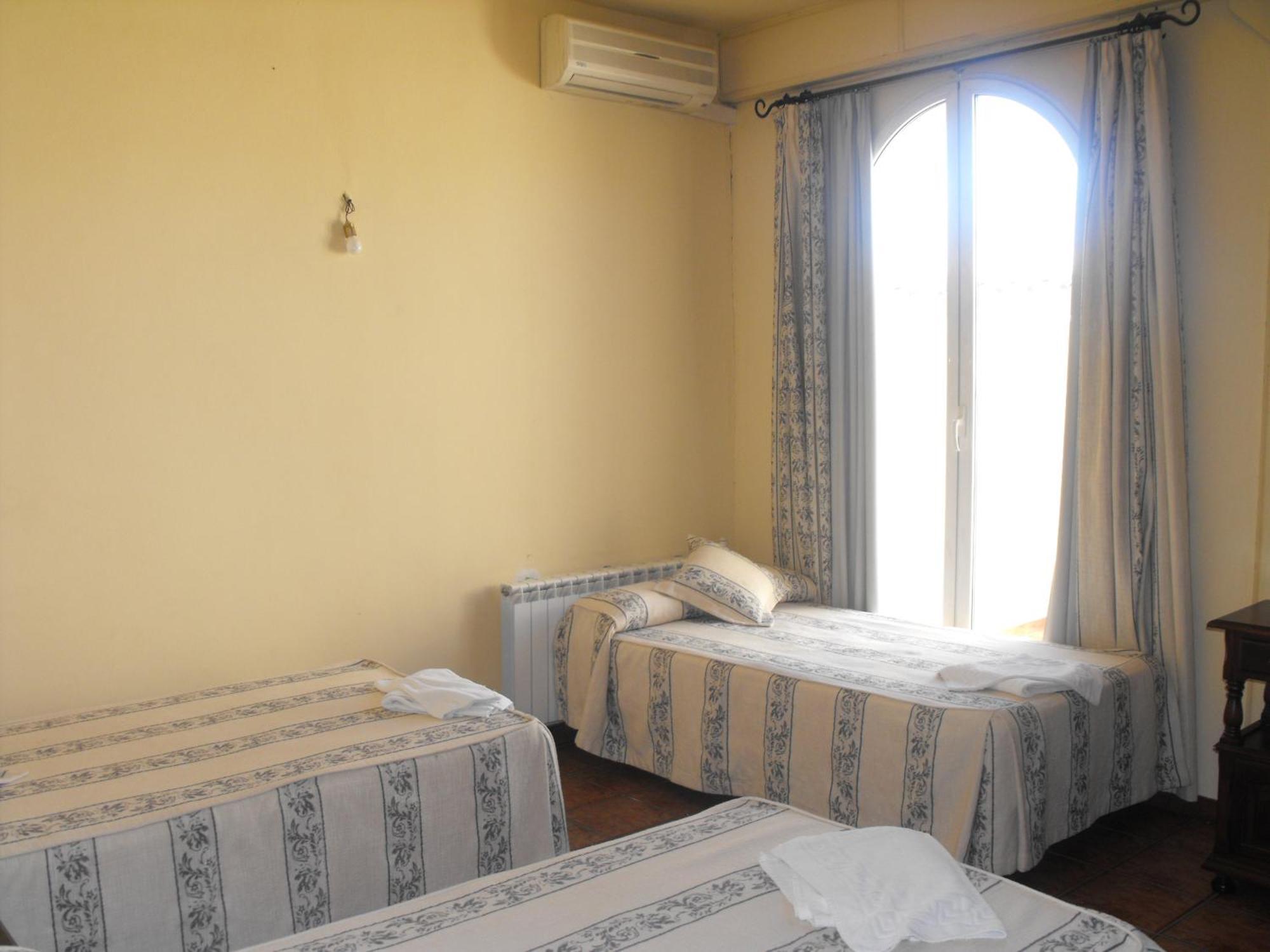 Hostal Nicol'S Otel Luque Dış mekan fotoğraf