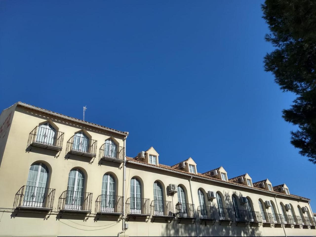 Hostal Nicol'S Otel Luque Dış mekan fotoğraf